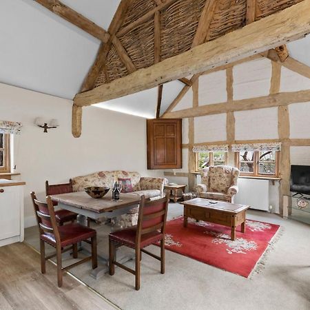Gardeners Cottage Near Ледбери Экстерьер фото